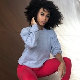 Modelo da agência nobleman Carol Rangel posando para ensaio fotográfico